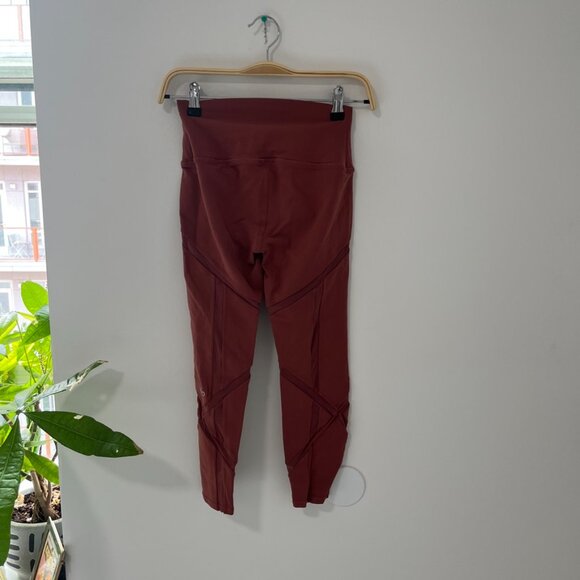 Alo Yoga Maroon Red Mesh Capri Leggings Size XS - Picture 5 of 5